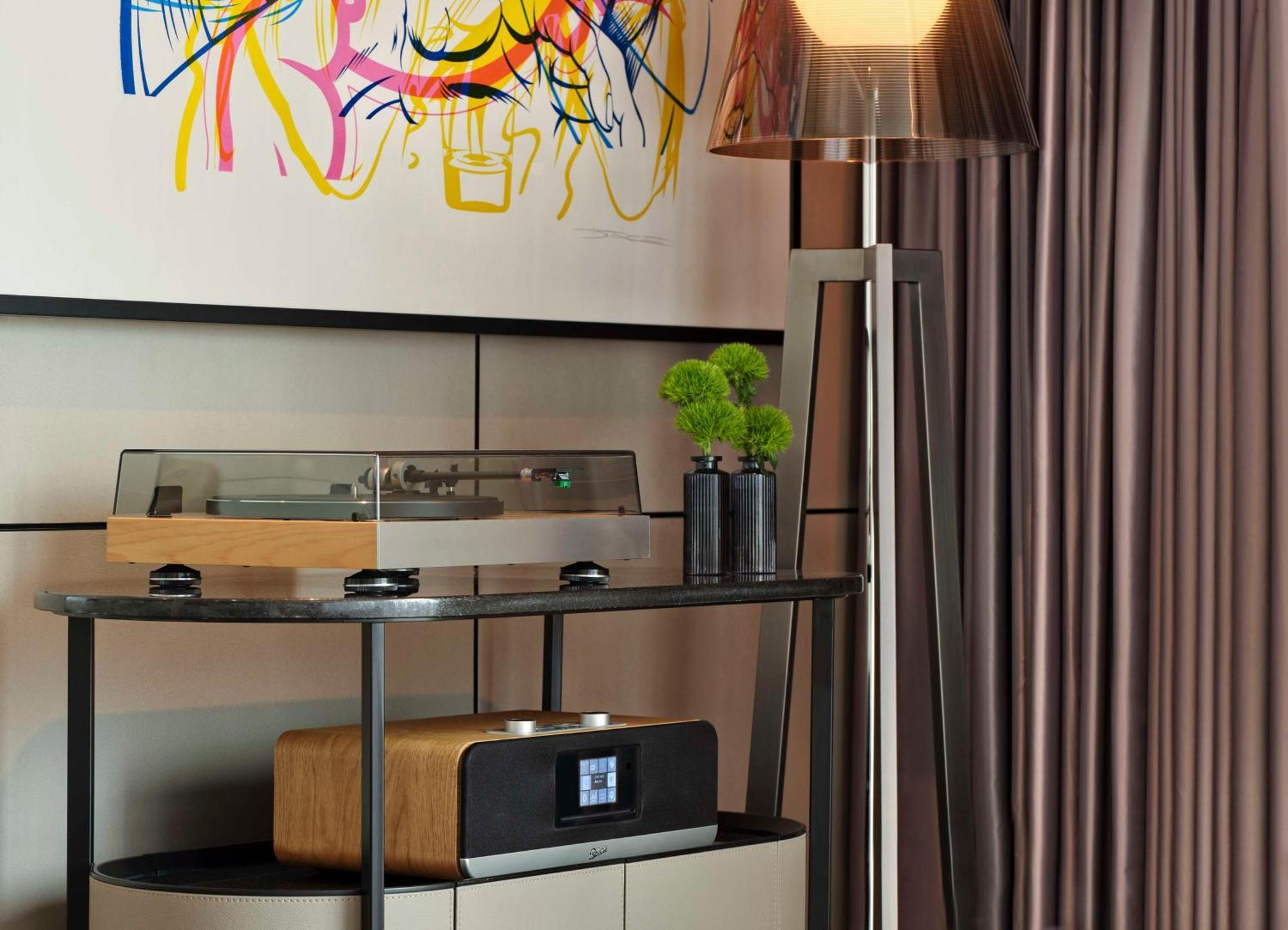 Art'Otel London Hoxton, Powered By Radisson Hotels ภายนอก รูปภาพ
